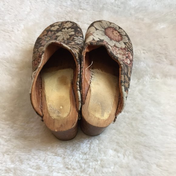 Clogs - Picture 4 of 8